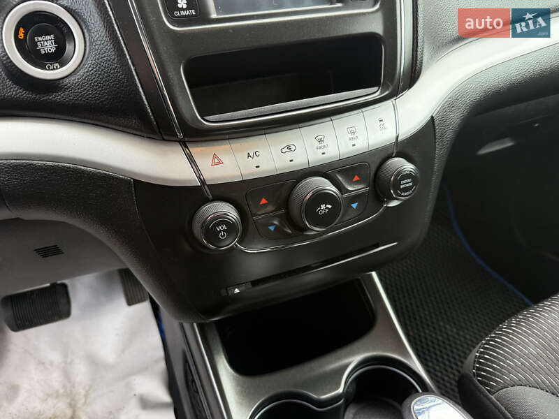 Позашляховик / Кросовер Dodge Journey 2018 в Стрию