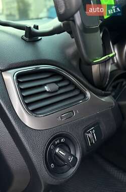 Позашляховик / Кросовер Dodge Journey 2015 в  фото 11 Позашляховик / Кросовер Dodge Journey 2015 в