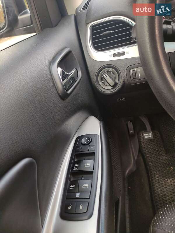 Позашляховик / Кросовер Dodge Journey 2014 в Луцьку