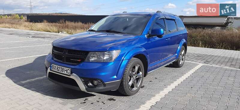 Позашляховик / Кросовер Dodge Journey 2014 в  фото Позашляховик / Кросовер Dodge Journey 2014 в