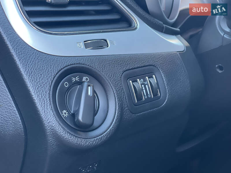 Внедорожник / Кроссовер Dodge Journey 2011 в Запорожье фото 19 Внедорожник / Кроссовер Dodge Journey 2011 в Запорожье