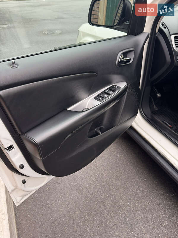 Позашляховик / Кросовер Dodge Journey 2016 в Києві фото 16 Позашляховик / Кросовер Dodge Journey 2016 в Києві