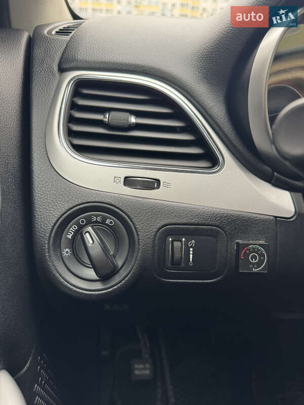 Позашляховик / Кросовер Dodge Journey 2016 в Києві фото 23 Позашляховик / Кросовер Dodge Journey 2016 в Києві