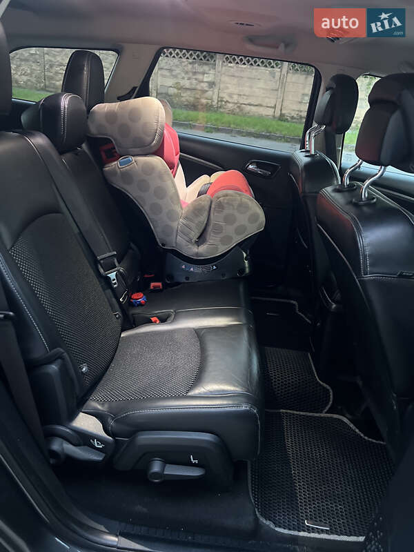 Позашляховик / Кросовер Dodge Journey 2017 в Мукачевому