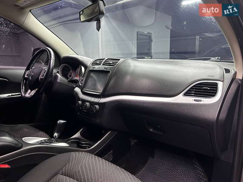 Позашляховик / Кросовер Dodge Journey 2014 в Чернівцях