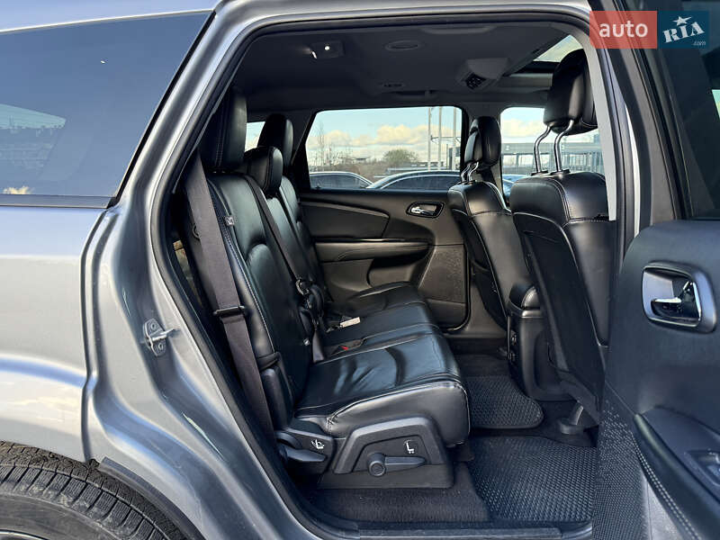 Позашляховик / Кросовер Dodge Journey 2015 в Львові