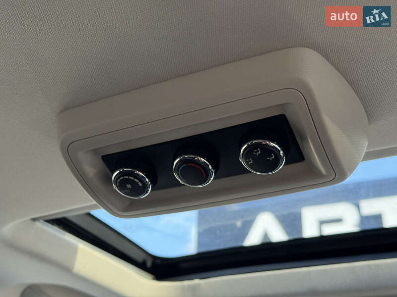 Позашляховик / Кросовер Dodge Journey 2015 в Львові