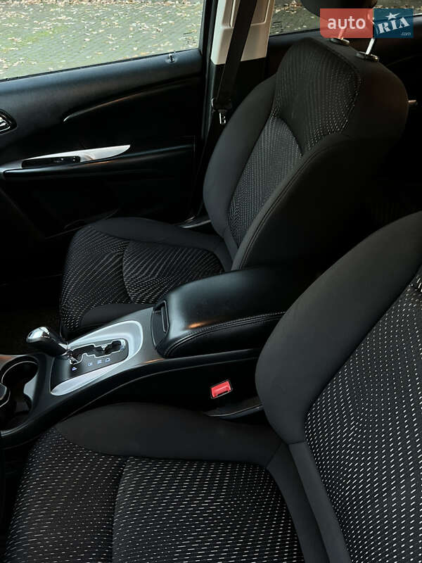 Внедорожник / Кроссовер Dodge Journey 2017 в Львове