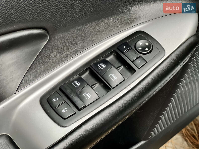 Позашляховик / Кросовер Dodge Journey 2014 в Горішніх Плавнях