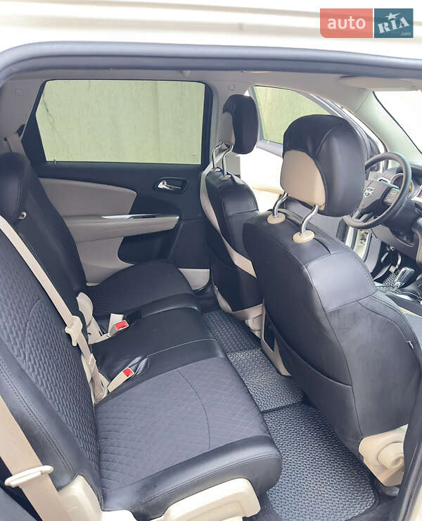 Внедорожник / Кроссовер Dodge Journey 2012 в Ужгороде