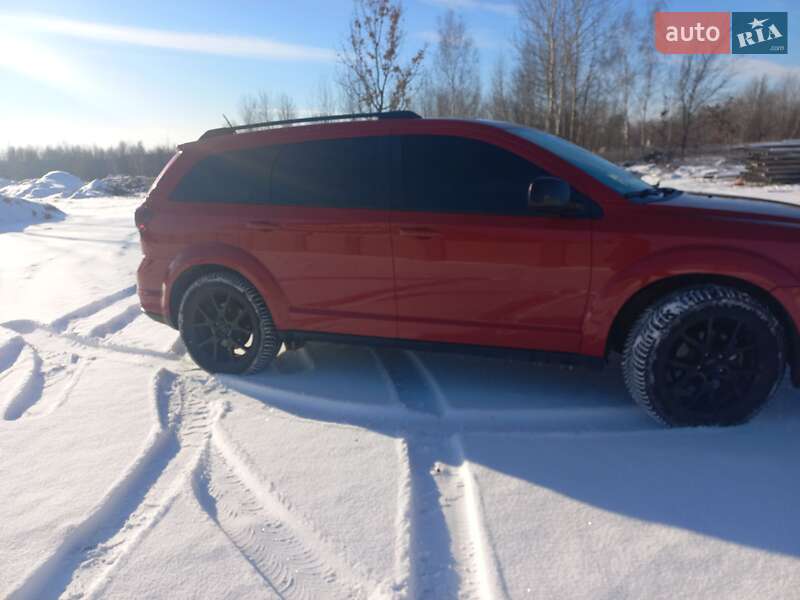Внедорожник / Кроссовер Dodge Journey 2015 в Михайловке-Рубежовке