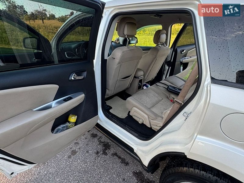 Позашляховик / Кросовер Dodge Journey 2013 в Києві