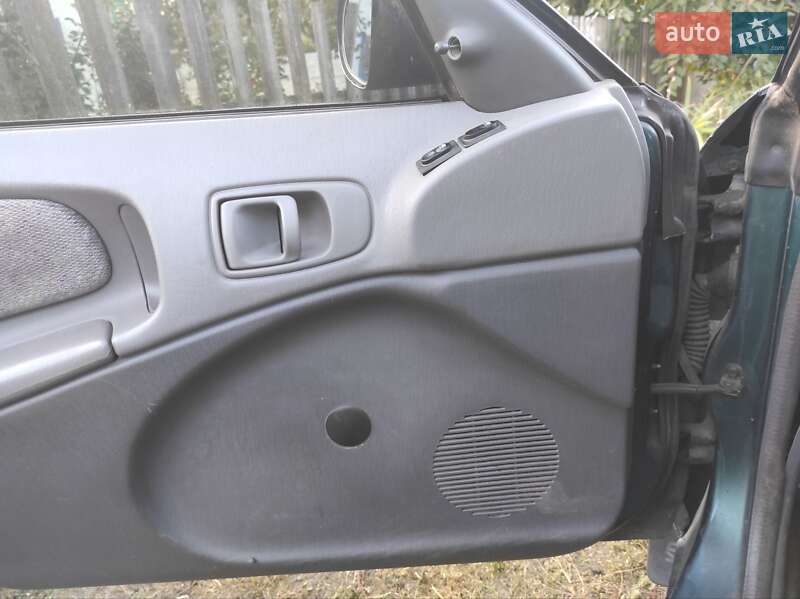 Седан Dodge Neon 1995 в Чернобае