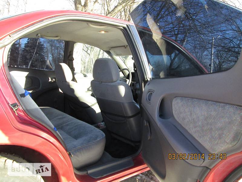 Седан Dodge Neon 1994 в Лубнах