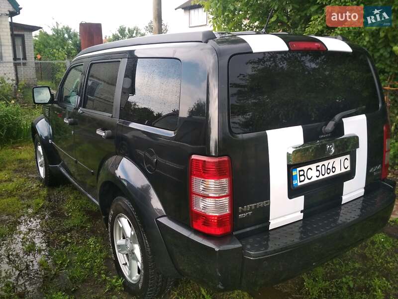 Внедорожник / Кроссовер Dodge Nitro 2007 в Черкассах