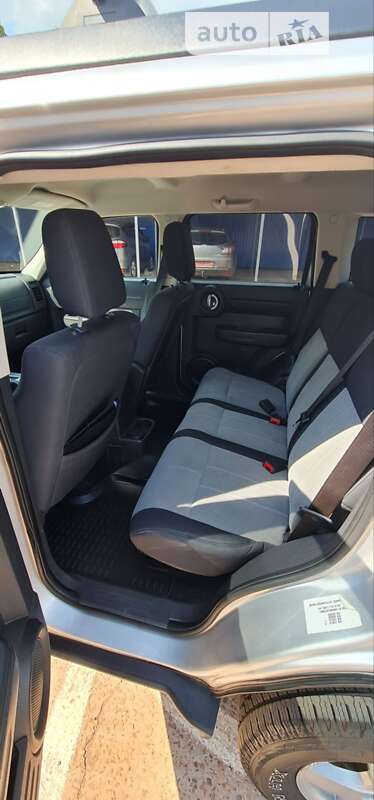 Внедорожник / Кроссовер Dodge Nitro 2008 в Кривом Роге