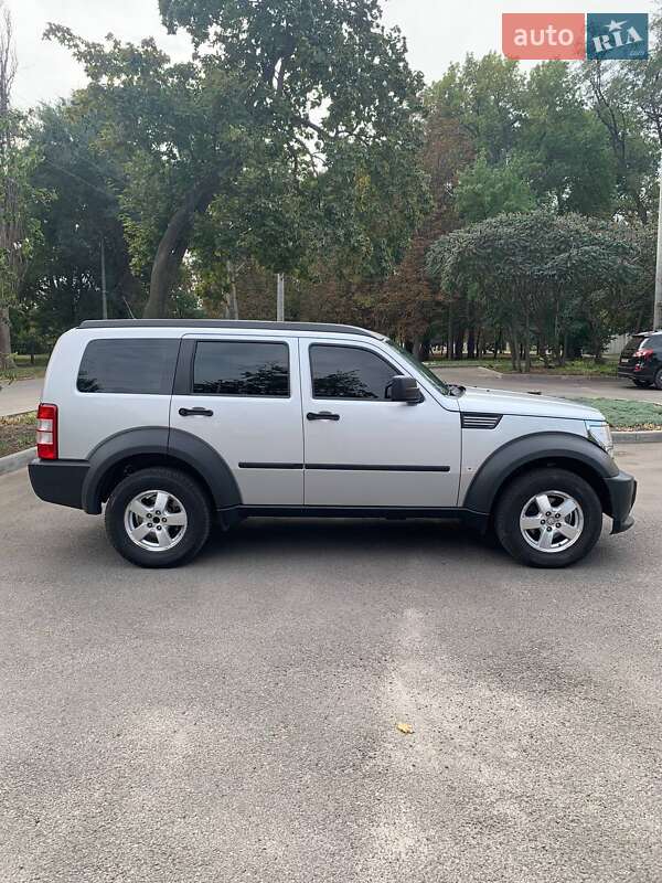 Позашляховик / Кросовер Dodge Nitro 2007 в Синельниковому