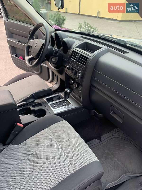Позашляховик / Кросовер Dodge Nitro 2007 в Синельниковому