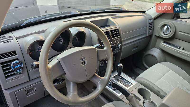 Внедорожник / Кроссовер Dodge Nitro 2008 в Луцке