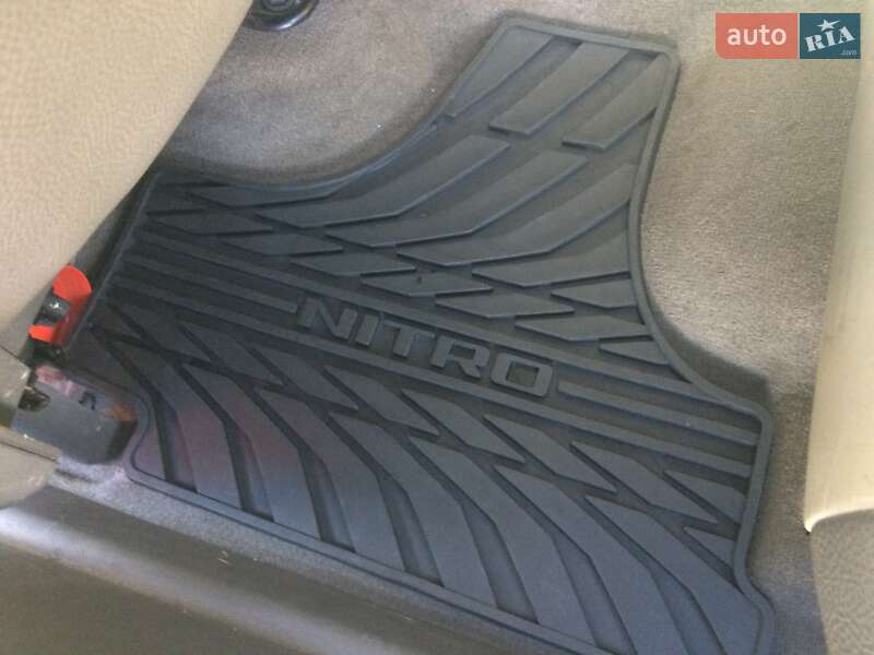 Внедорожник / Кроссовер Dodge Nitro 2007 в Луцке