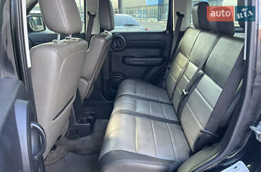 Внедорожник / Кроссовер Dodge Nitro 2007 в 