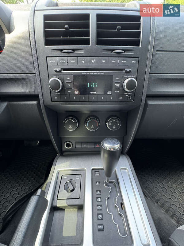 Внедорожник / Кроссовер Dodge Nitro 2007 в Киеве