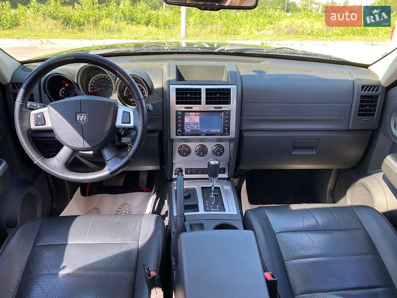Позашляховик / Кросовер Dodge Nitro 2008 в Житомирі