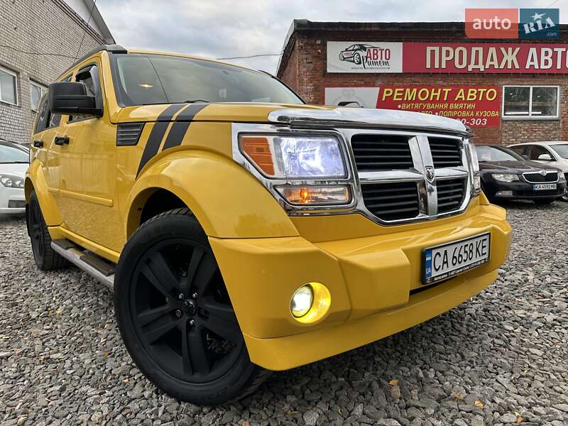 Внедорожник / Кроссовер Dodge Nitro 2010 в 