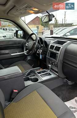 Внедорожник / Кроссовер Dodge Nitro 2010 в 
