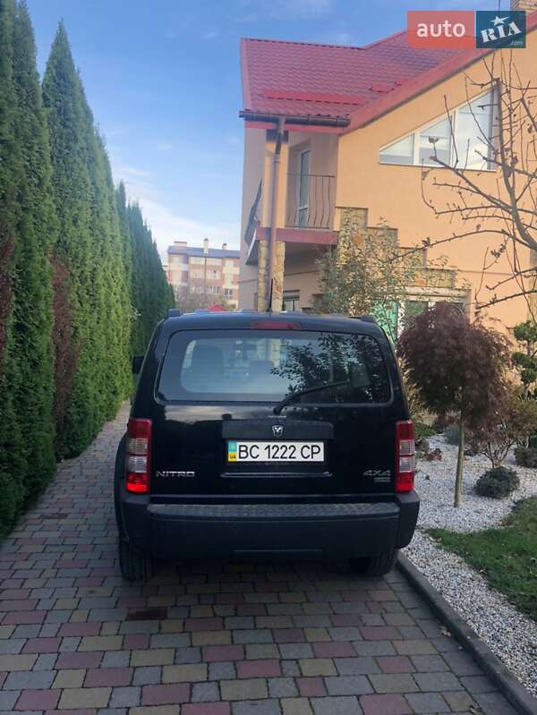 Внедорожник / Кроссовер Dodge Nitro 2007 в Львове