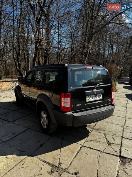 Внедорожник / Кроссовер Dodge Nitro 2008 в Львове