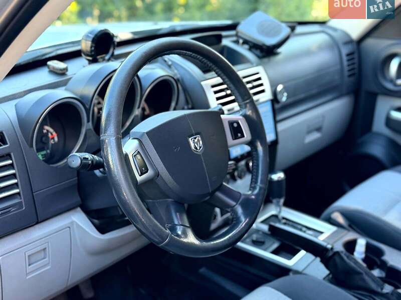 Внедорожник / Кроссовер Dodge Nitro 2008 в Киеве