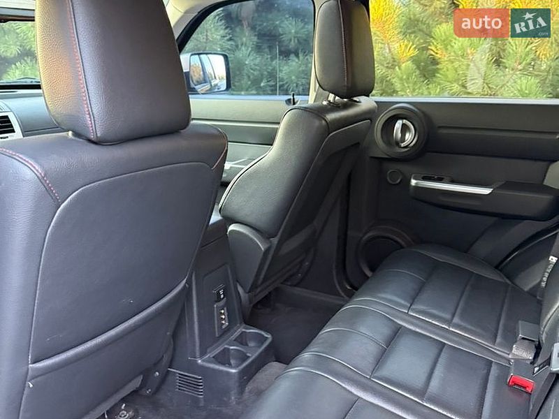 Внедорожник / Кроссовер Dodge Nitro 2008 в Днепре