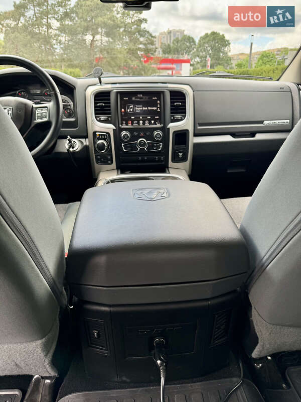 Пикап Dodge RAM 1500 2016 в Днепре