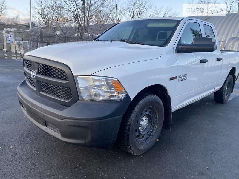 Dodge RAM 1500 2015