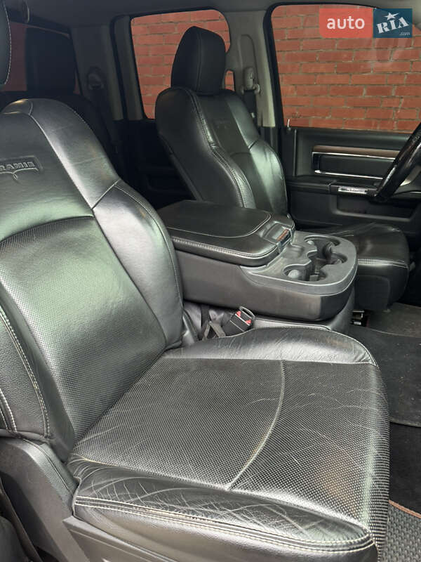 Пикап Dodge RAM 1500 2015 в Софиевке