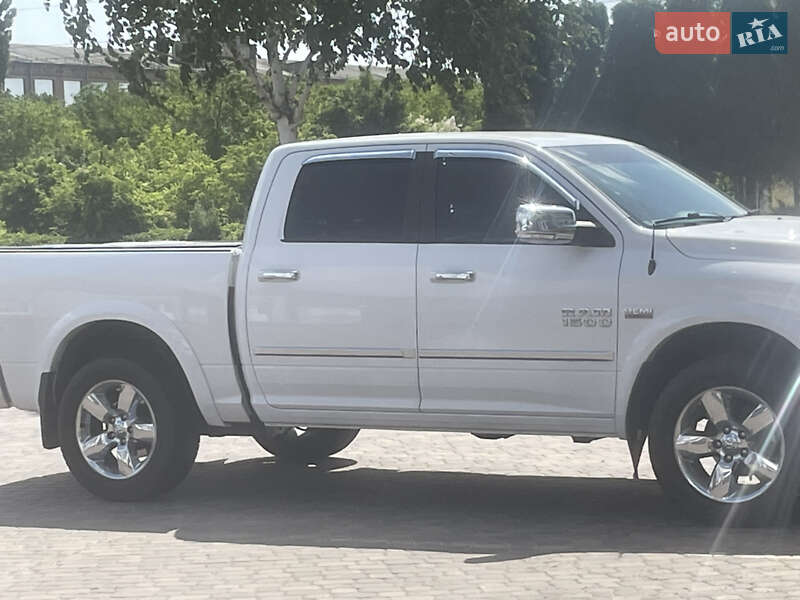 Пикап Dodge RAM 1500 2015 в Черкассах