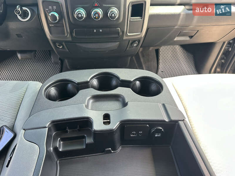 Пикап Dodge RAM 1500 2015 в Львове