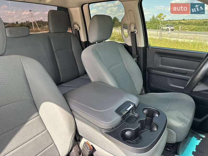Пикап Dodge RAM 1500 2015 в Львове