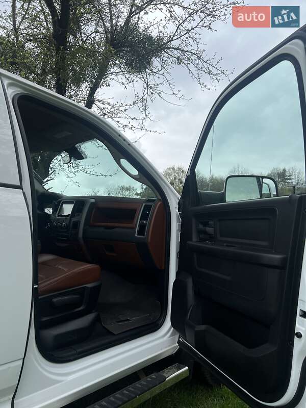 Пикап Dodge RAM 1500 2015 в Львове