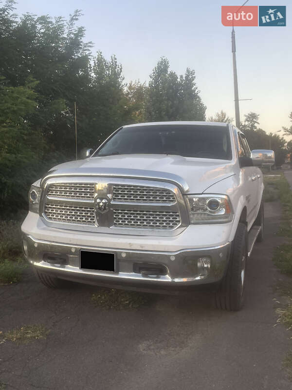 Пикап Dodge RAM 1500 2015 в Черкассах