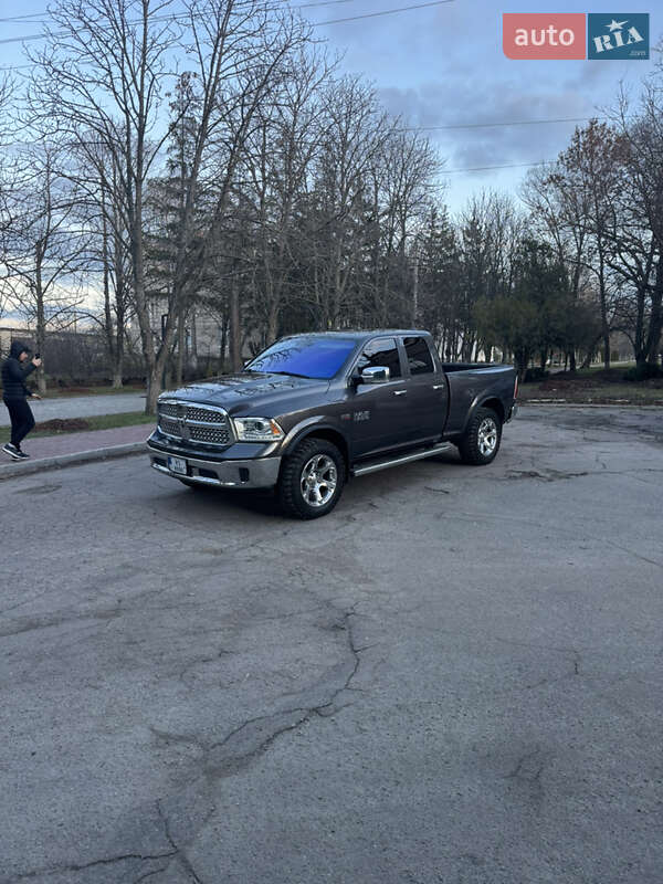 Dodge RAM 1500 2015