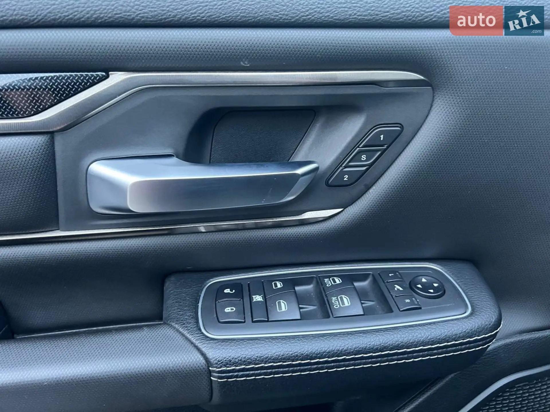 2020 Dodge RAM - мініатюра 18