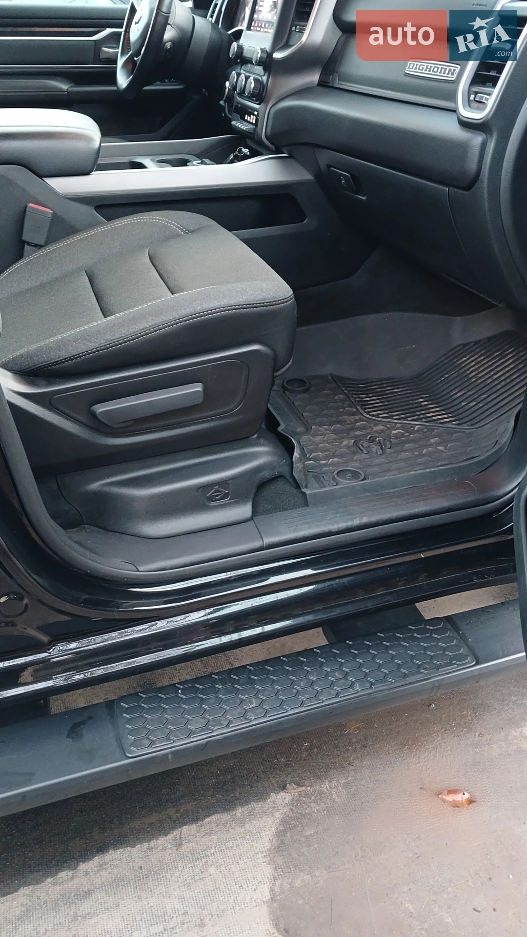 2020 Dodge RAM - мініатюра 12