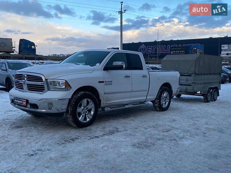 Dodge RAM 1500 2015