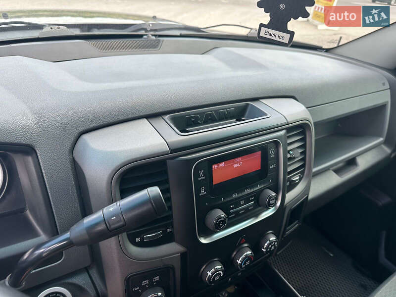 Пикап Dodge RAM 1500 2015 в Львове