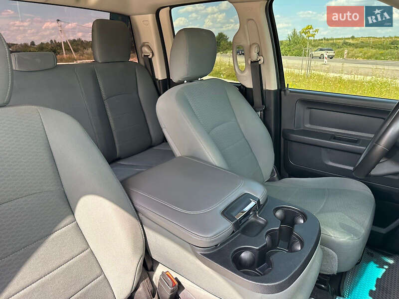 Пикап Dodge RAM 1500 2015 в Львове