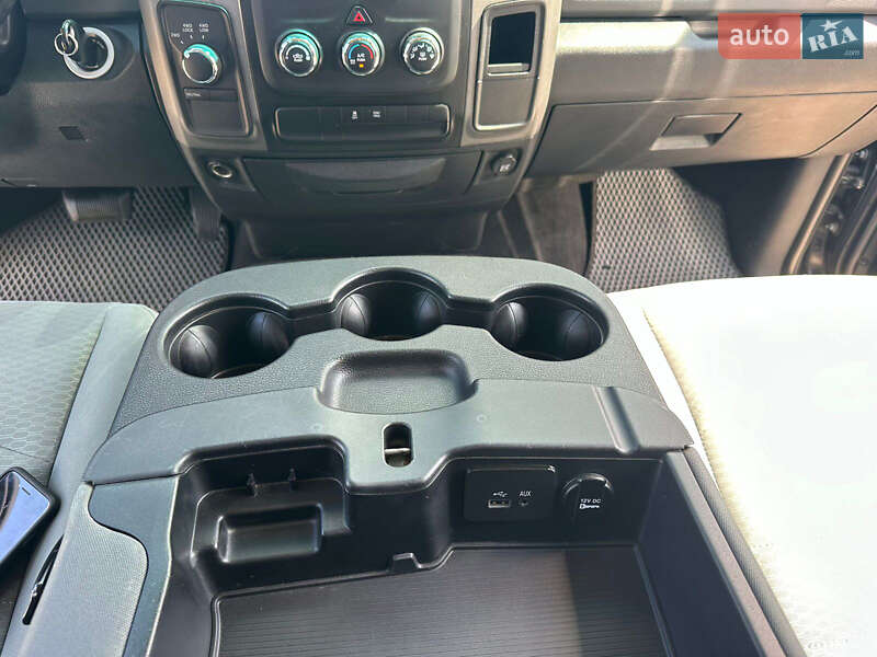 Пикап Dodge RAM 1500 2015 в Львове
