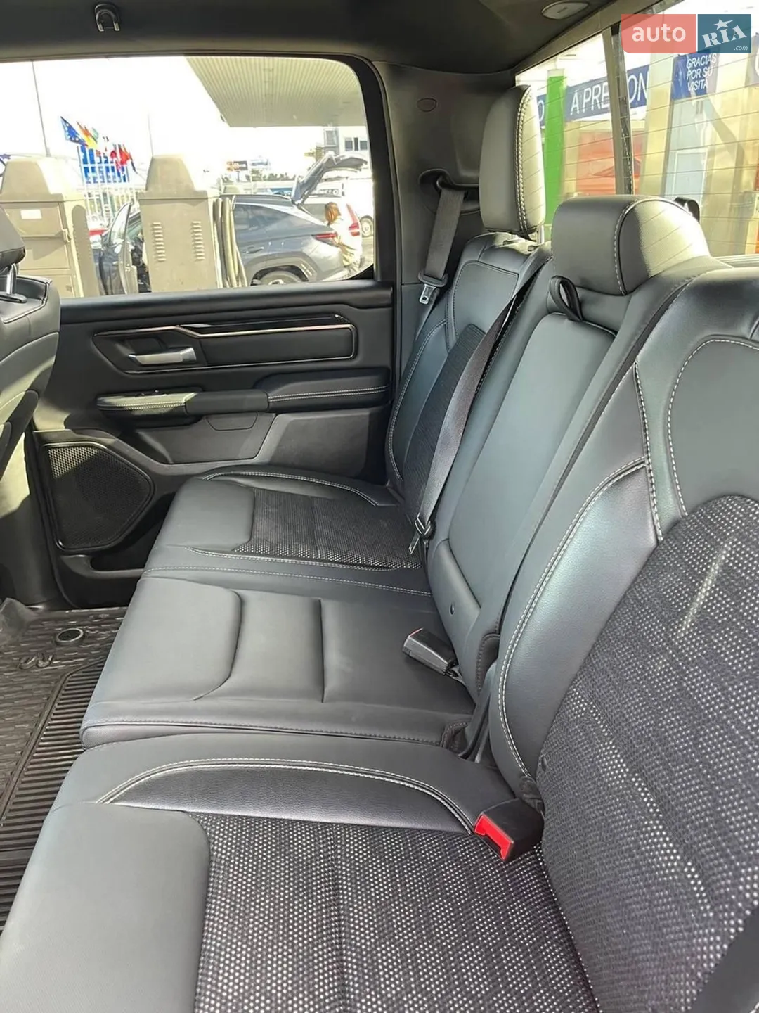 2019 Dodge RAM - мініатюра 8