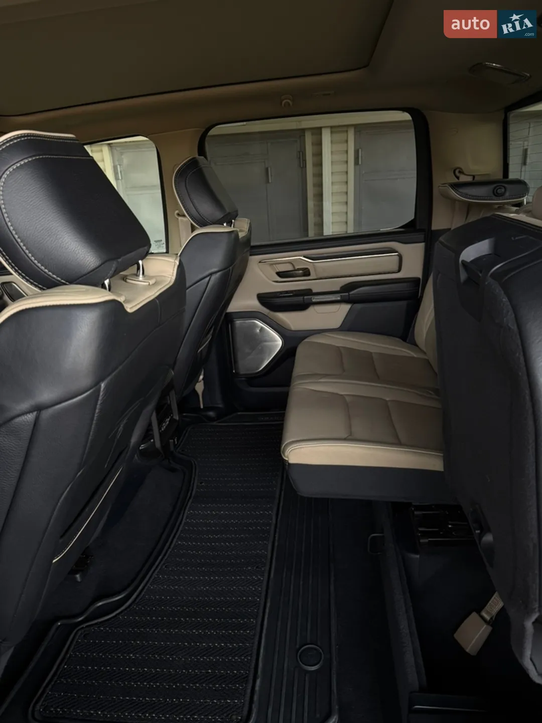 2019 Dodge RAM - мініатюра 23